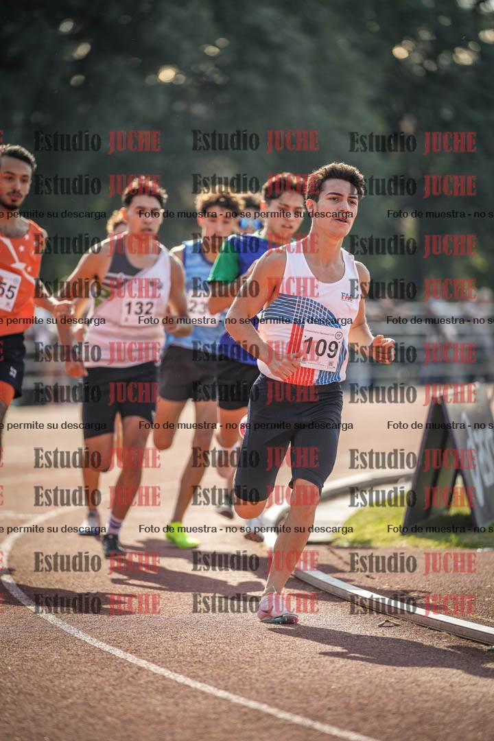 Fotos de los 800 m llanos de varones