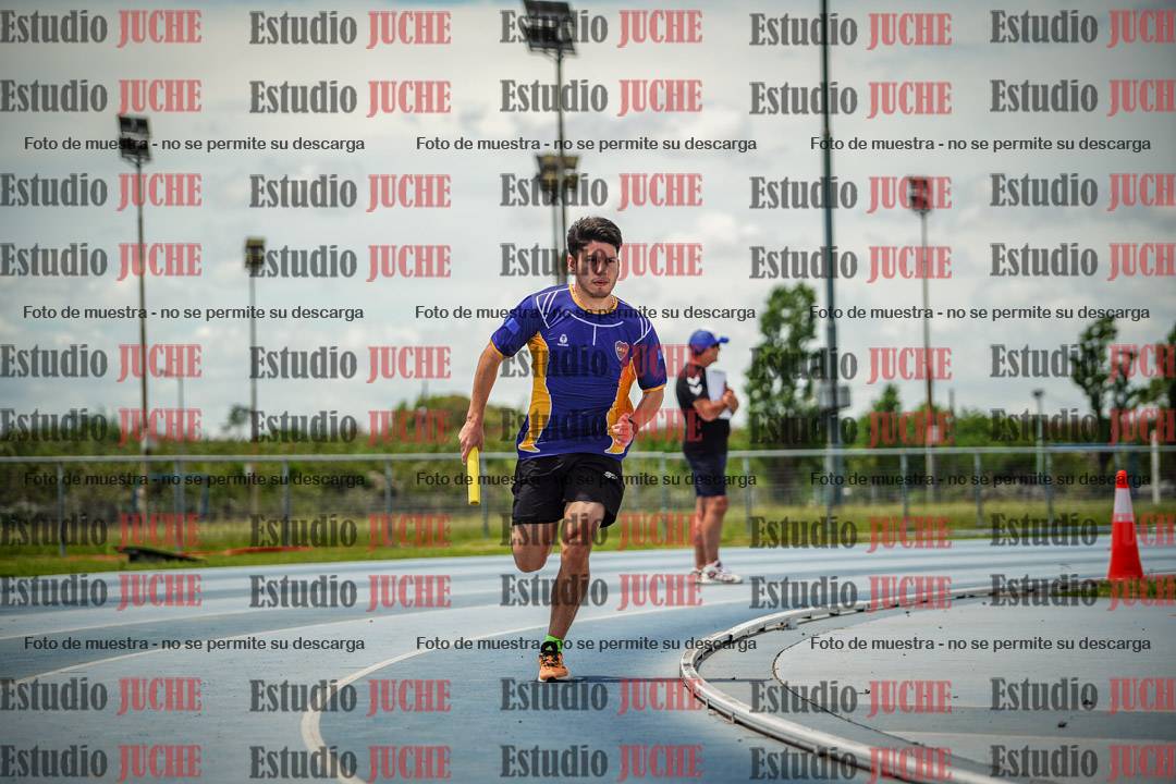 Fotos durante el transcurso de los relevos 20' para running teams - serie 2