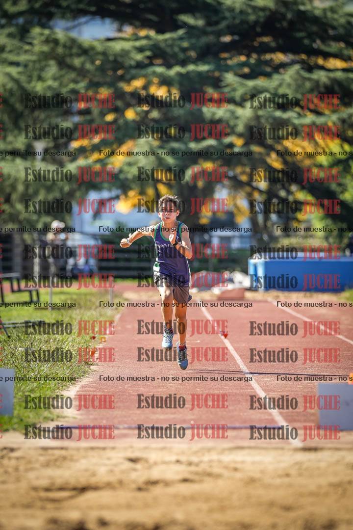 Fotos del salto en largo de varones - incluye U16