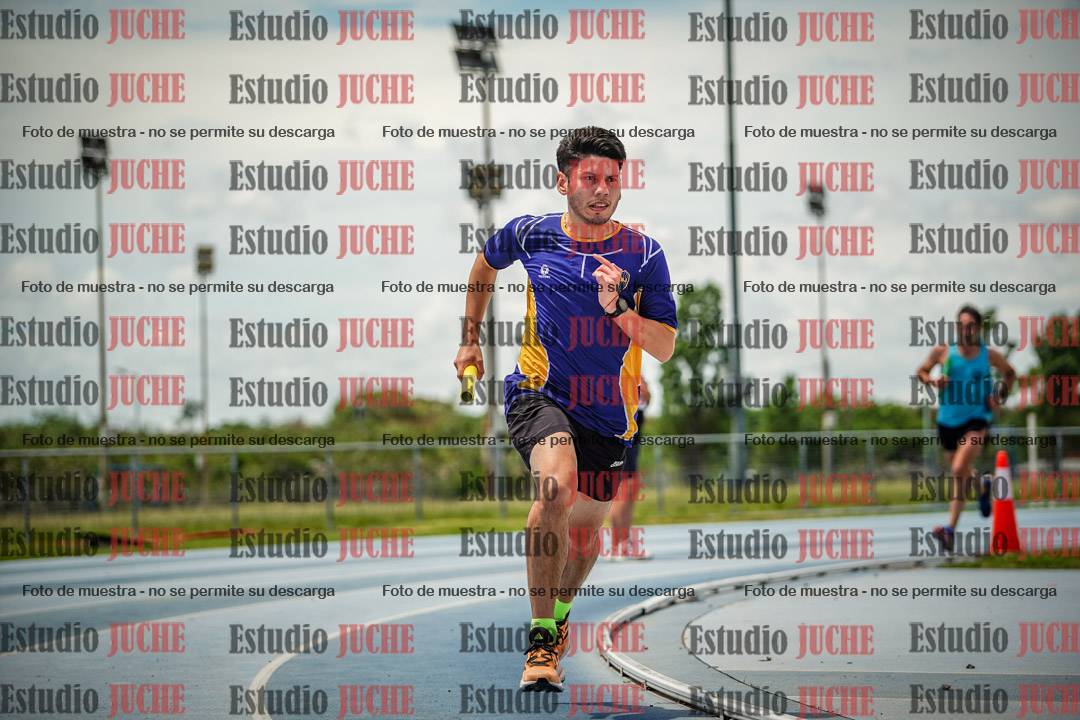Fotos durante el transcurso de los relevos 20' para running teams - serie 2