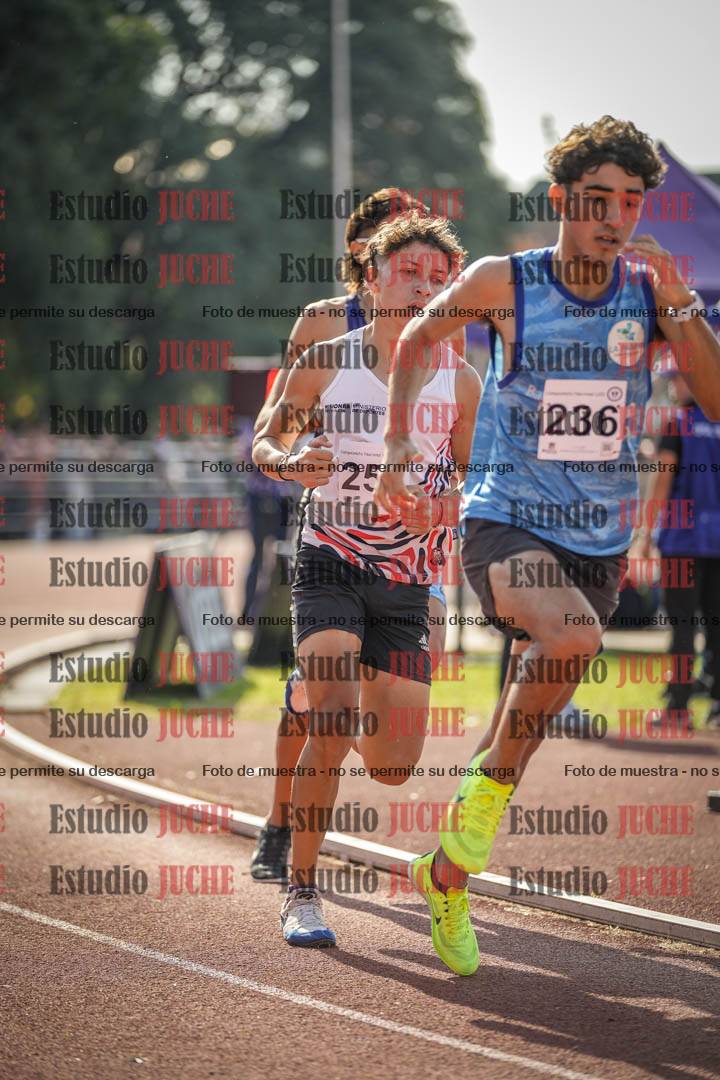 Fotos de los 800 m llanos de varones