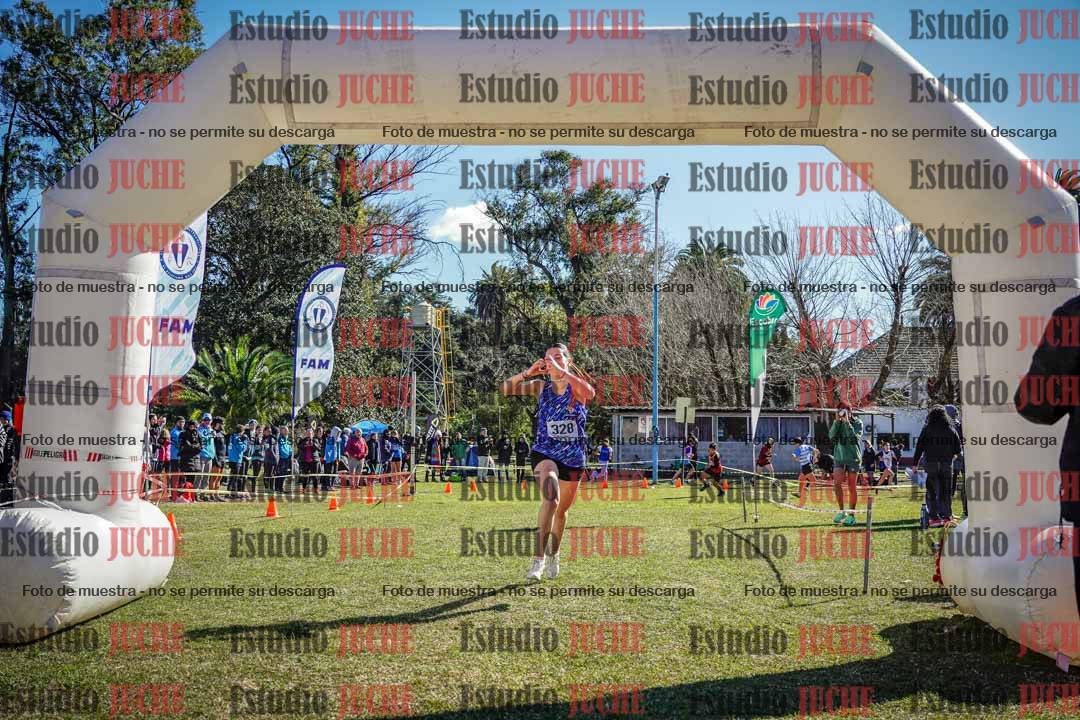 Fotos de la llegada del cross de 1500 m