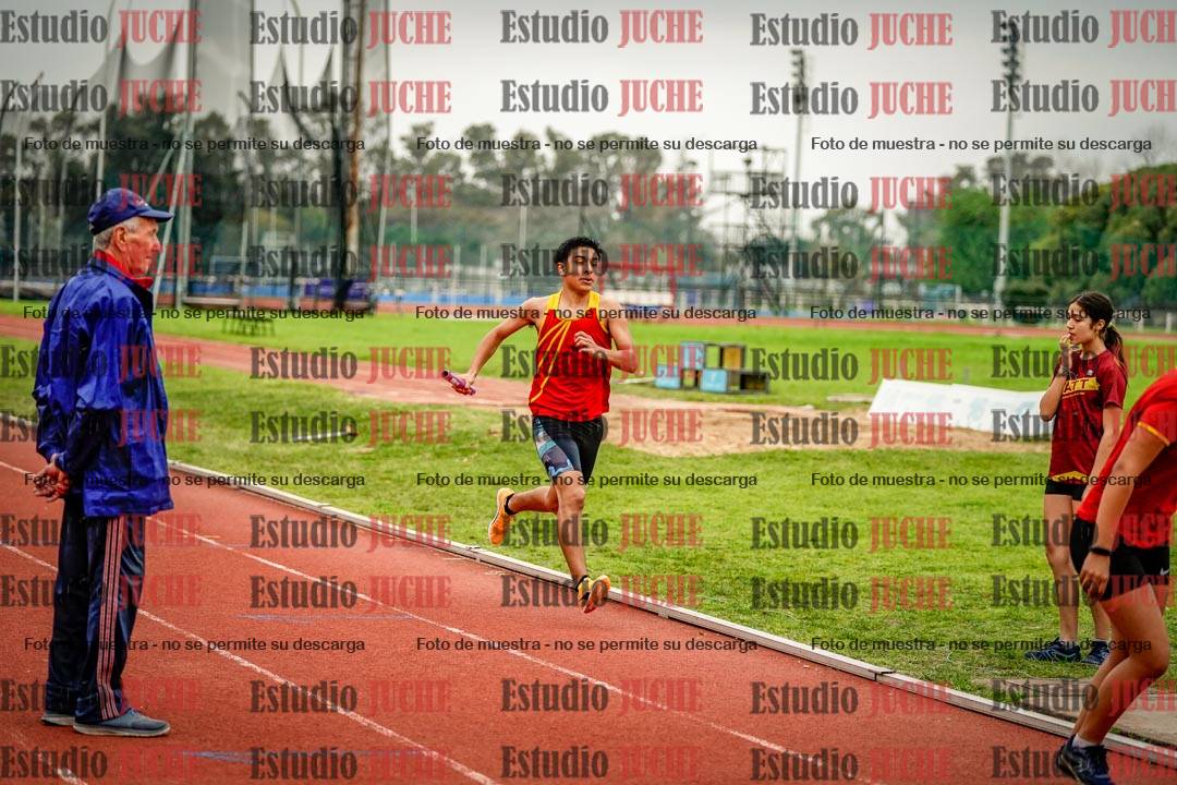 Fotos de las postas 8x200 m mixtas