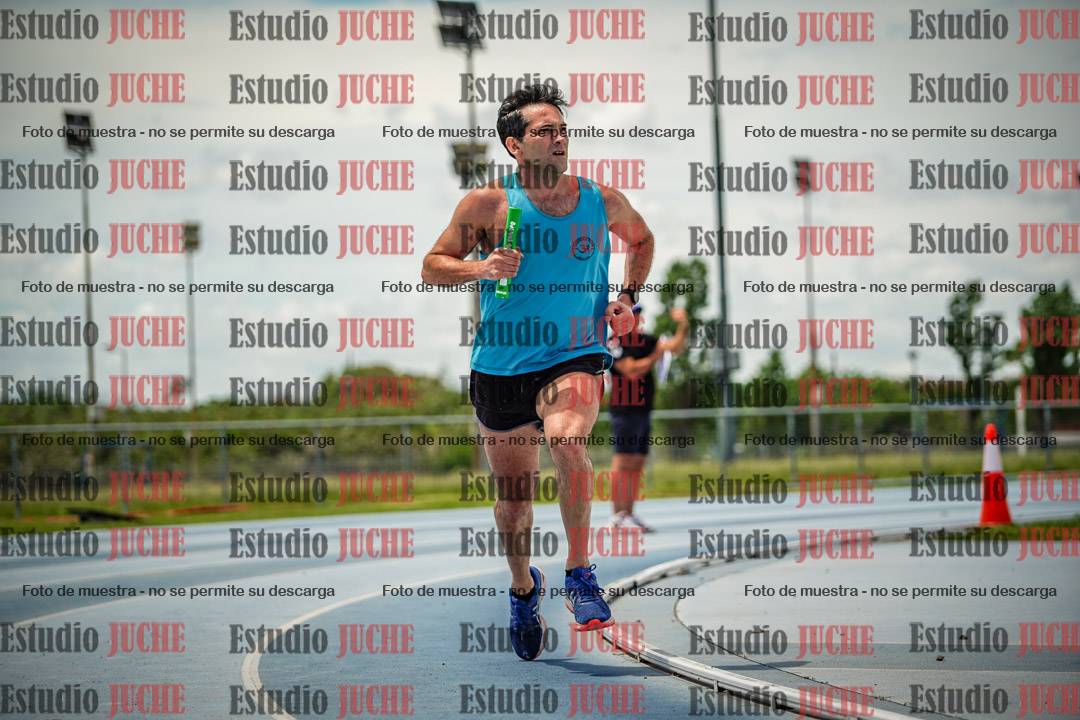 Fotos durante el transcurso de los relevos 20' para running teams - serie 2