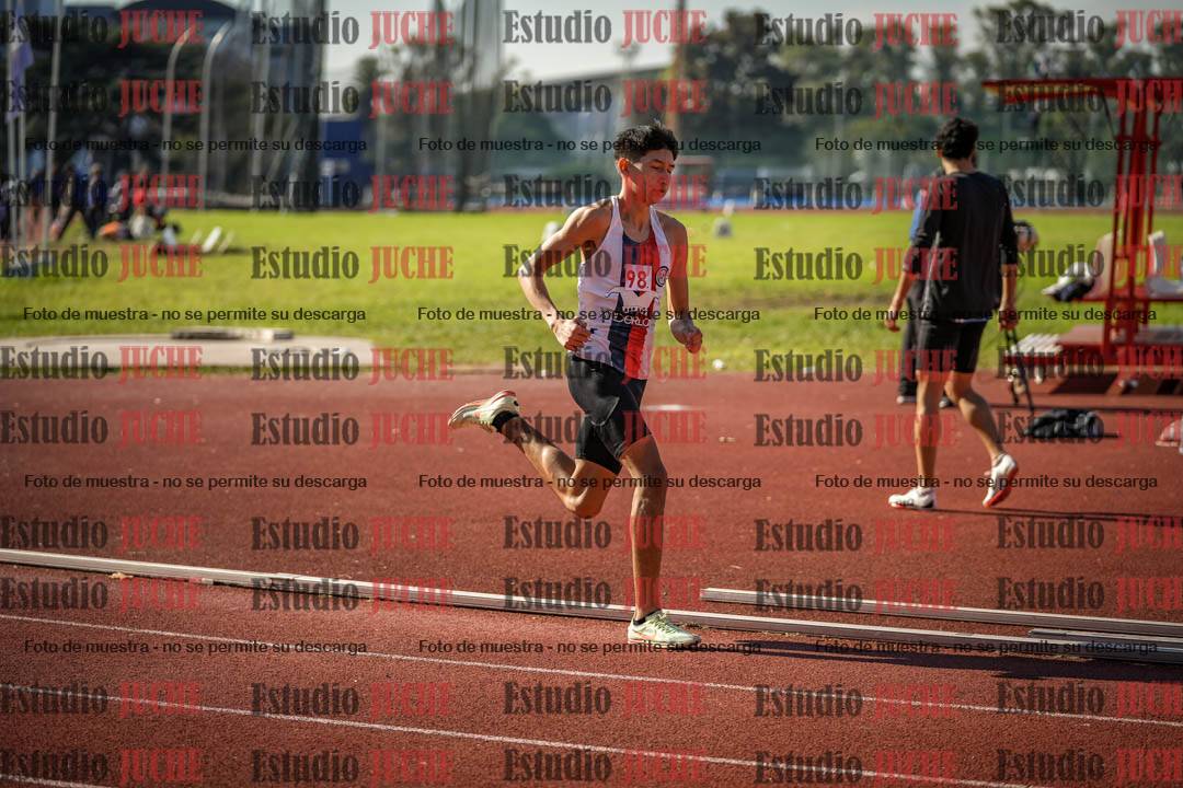Fotos de los 800 m llanos de varones