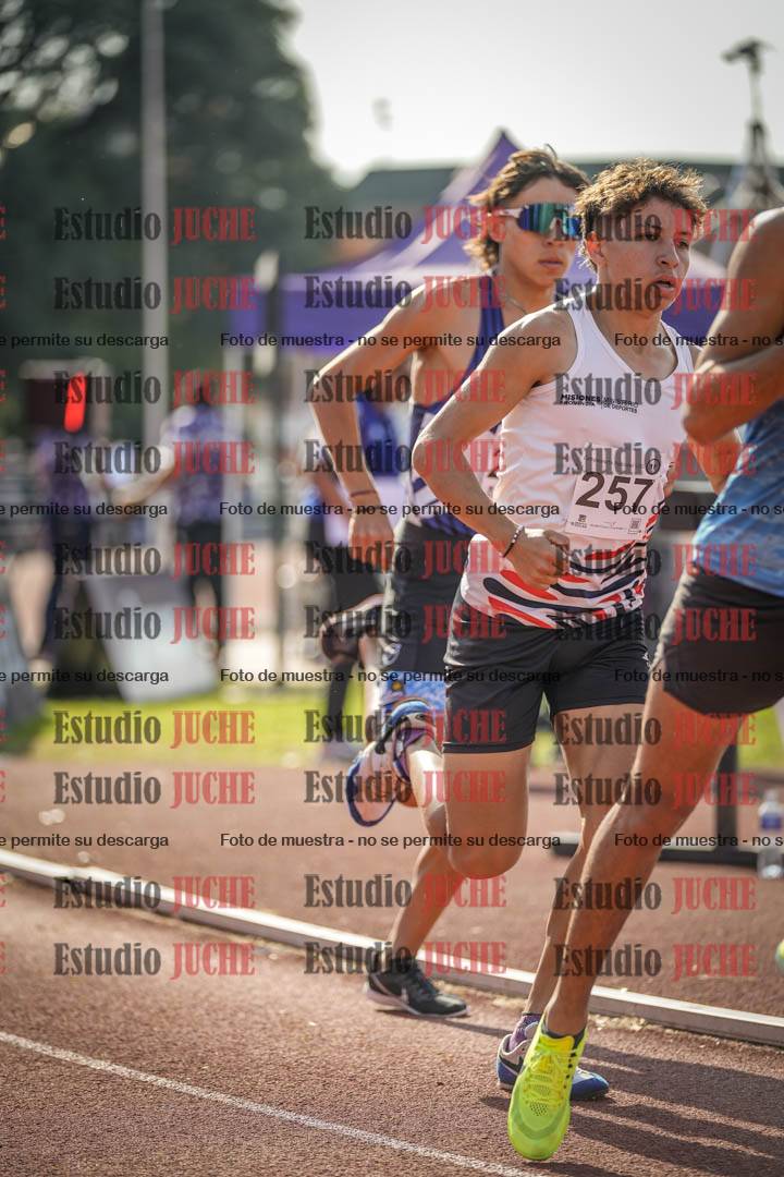 Fotos de los 800 m llanos de varones