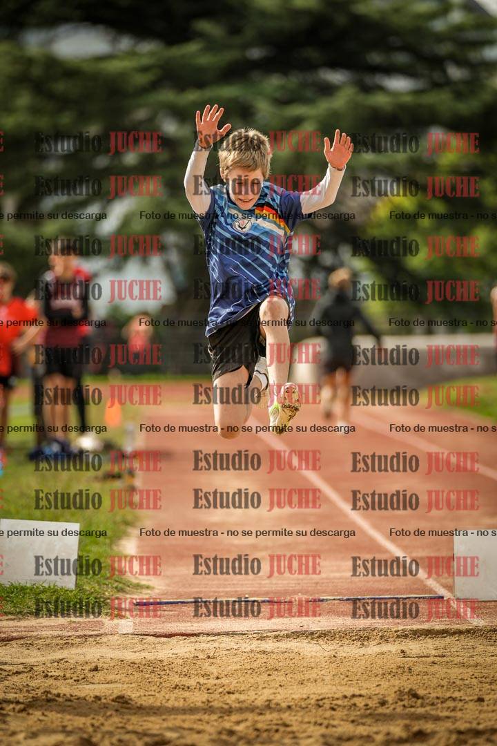 Fotos del salto en largo de varones - incluye U16
