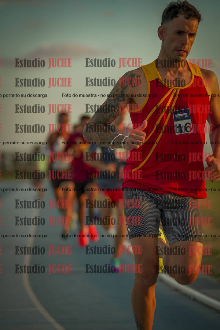 Fotos de los 3000 m llanos de varones