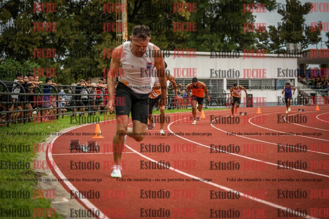 Fotos de los 400 m llanos de varones