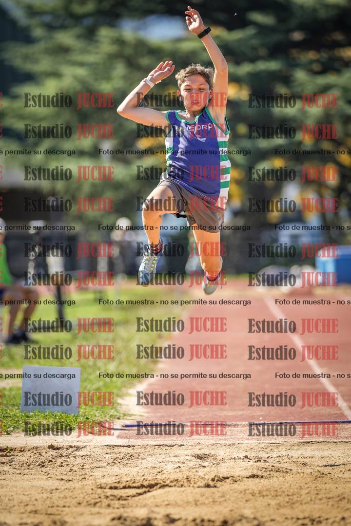 Fotos del salto en largo de varones - incluye U16