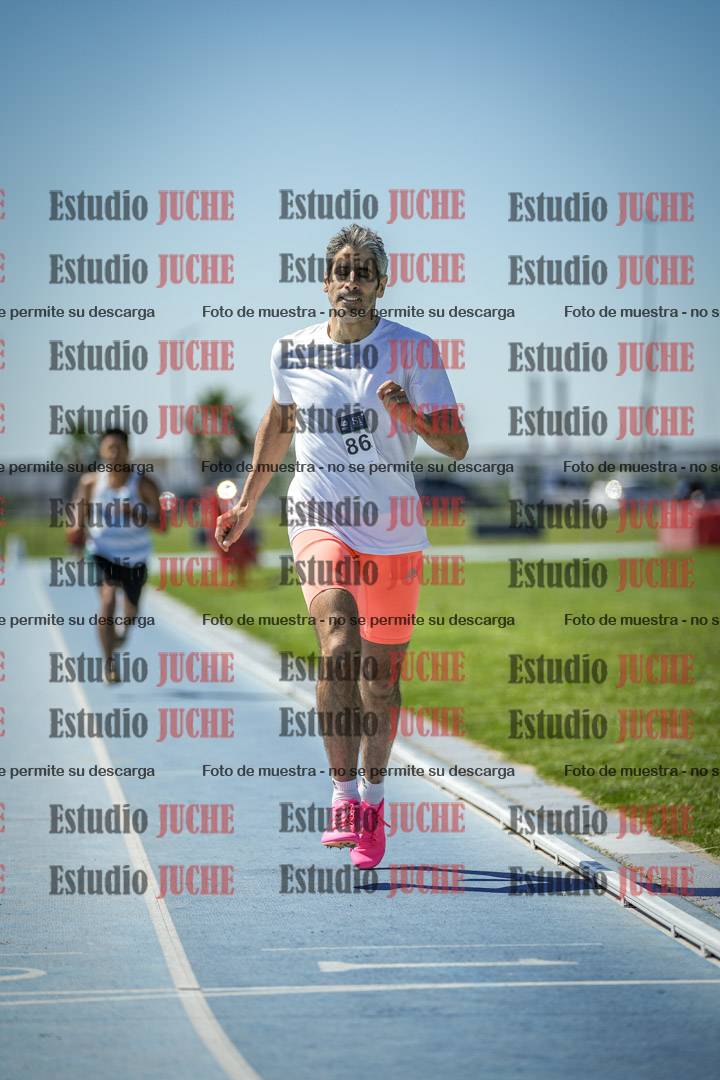 Fotos de los 800 m llanos de varones