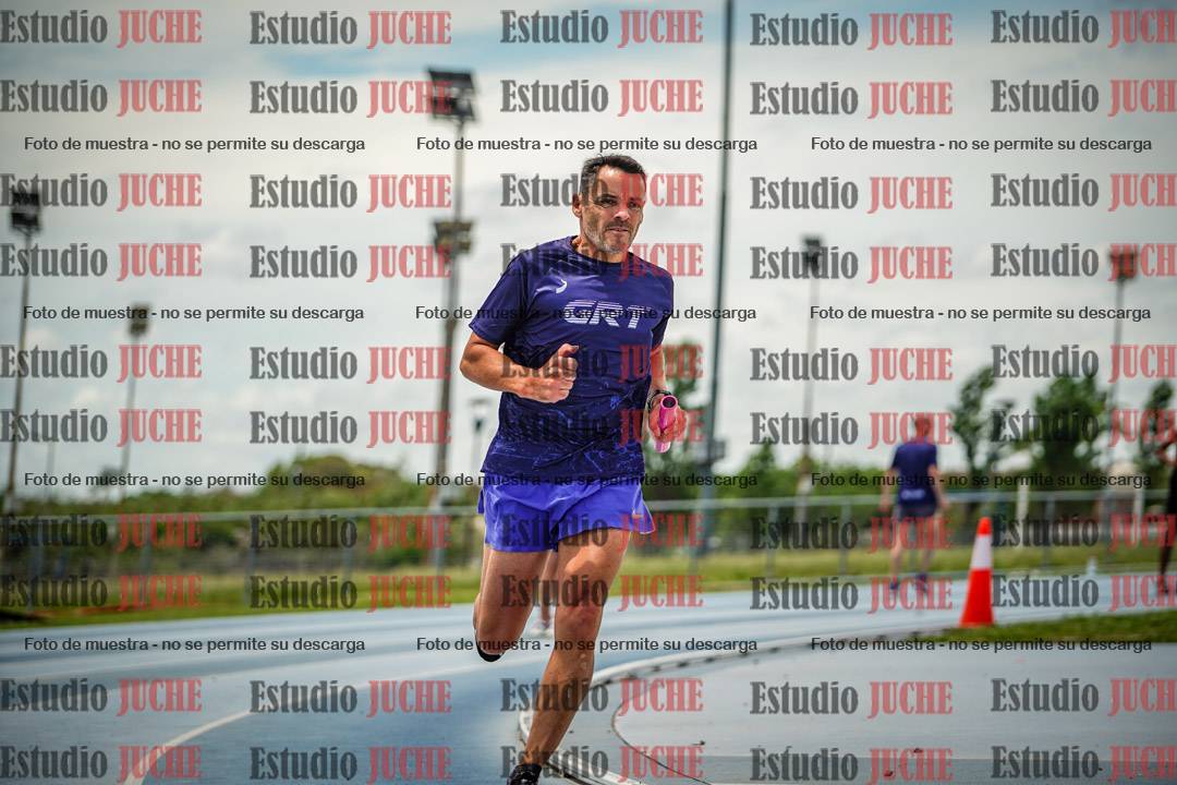 Fotos durante el transcurso de los relevos 20' para running teams - serie 2