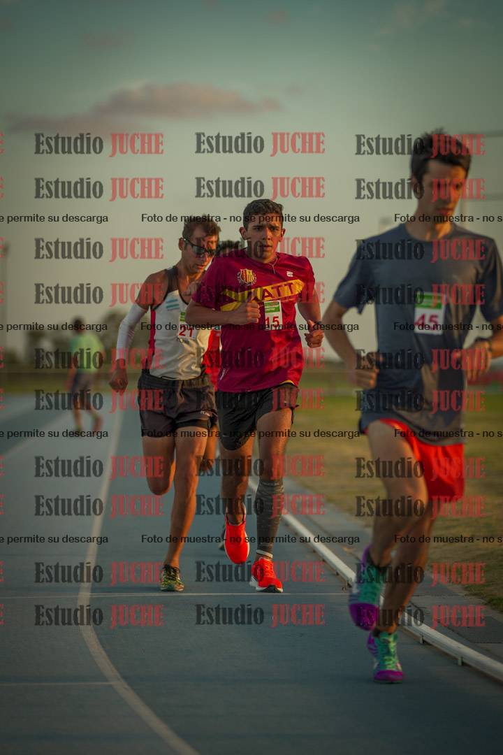 Fotos de los 3000 m llanos de varones