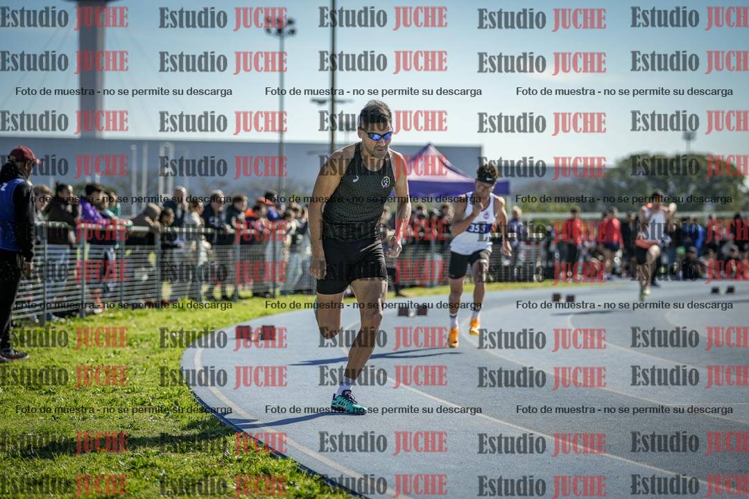 Fotos de los 400 m llanos de varones
