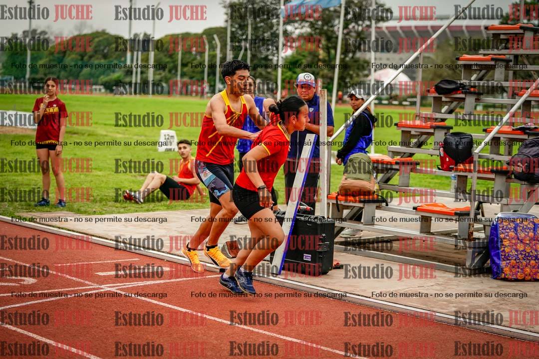 Fotos de las postas 8x200 m mixtas