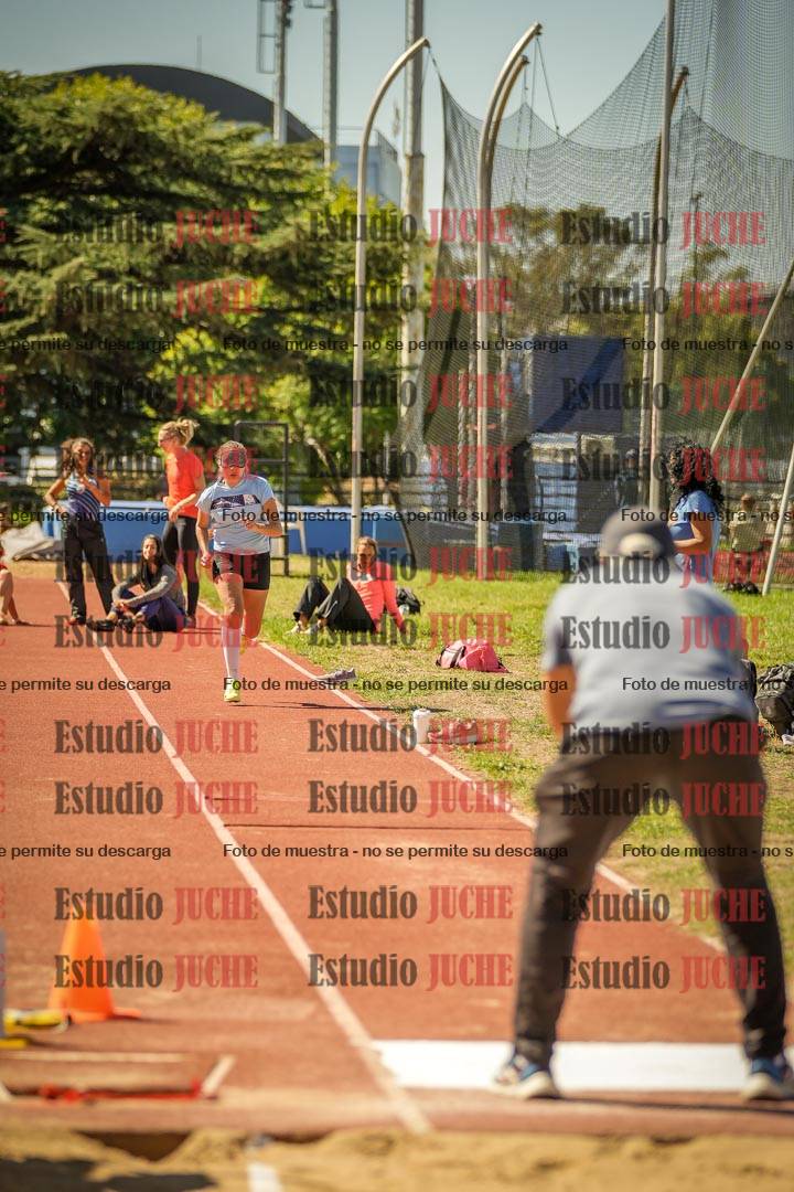 Fotos del salto en largo de mujeres