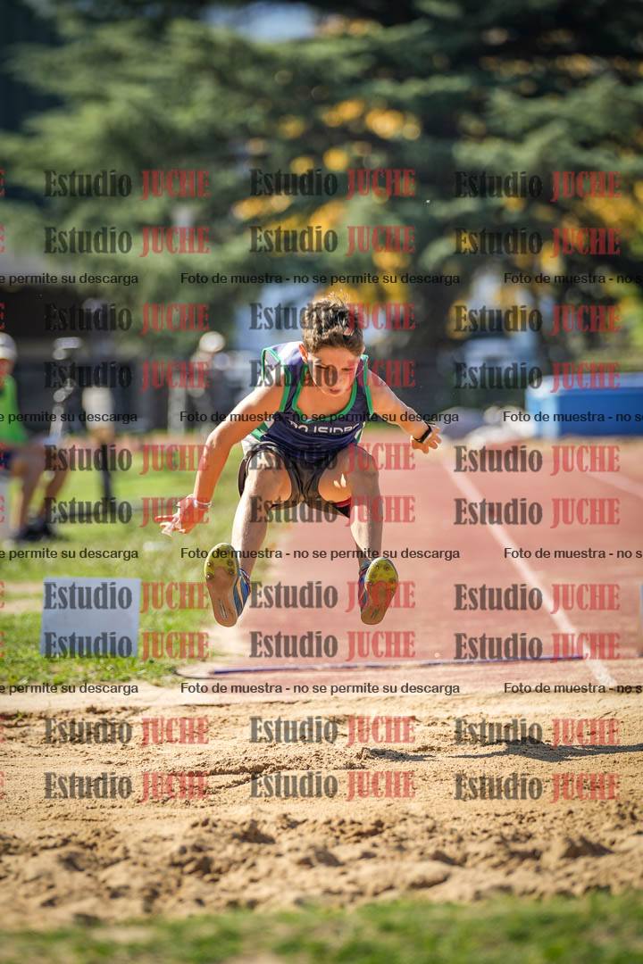 Fotos del salto en largo de varones - incluye U16