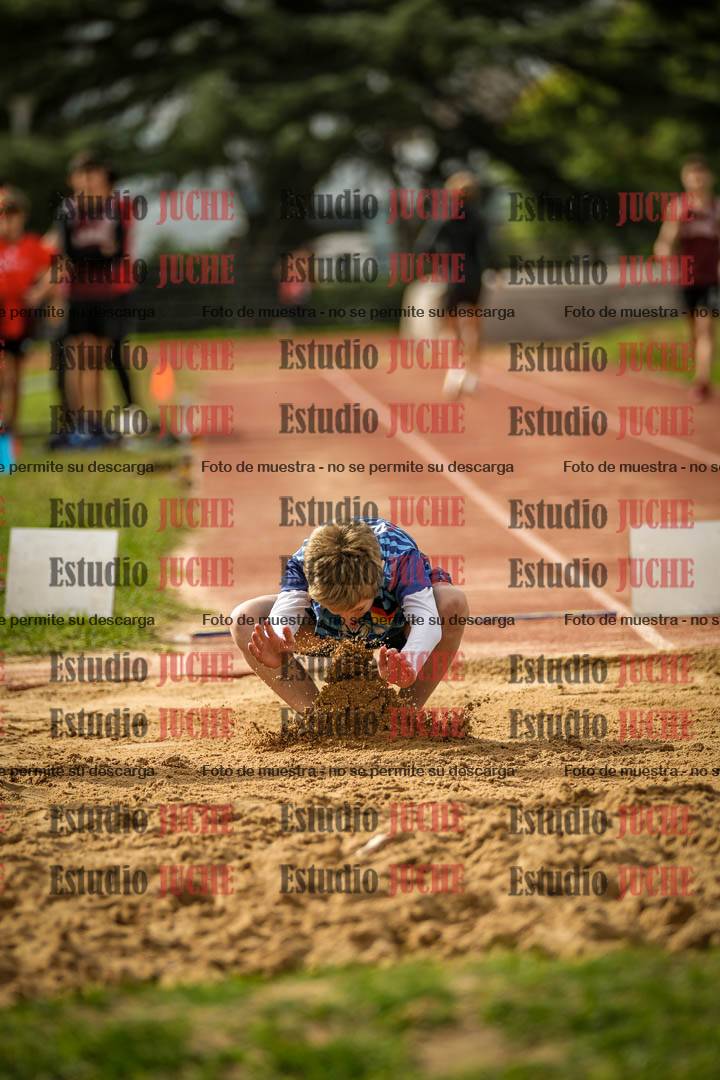 Fotos del salto en largo de varones - incluye U16