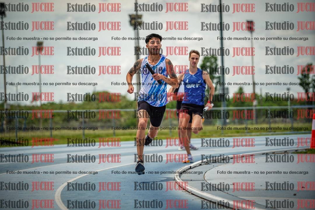 Fotos durante el transcurso de los relevos 20' para running teams - serie 2