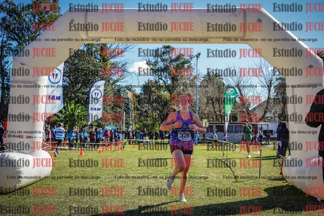 Fotos de la llegada del cross de 1500 m