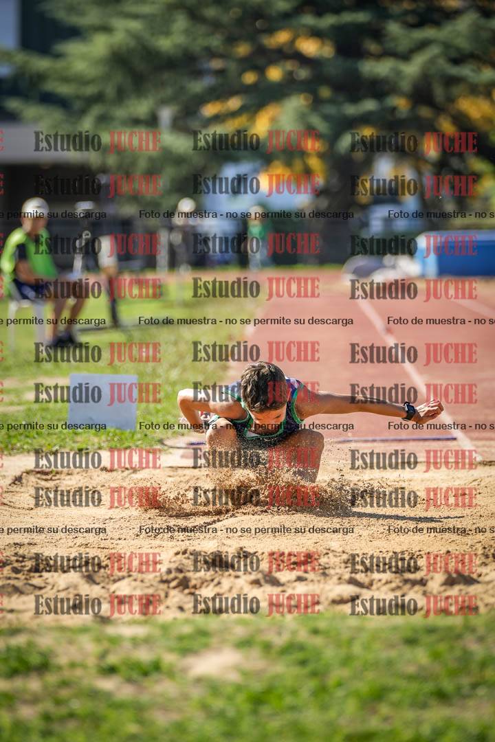 Fotos del salto en largo de varones - incluye U16