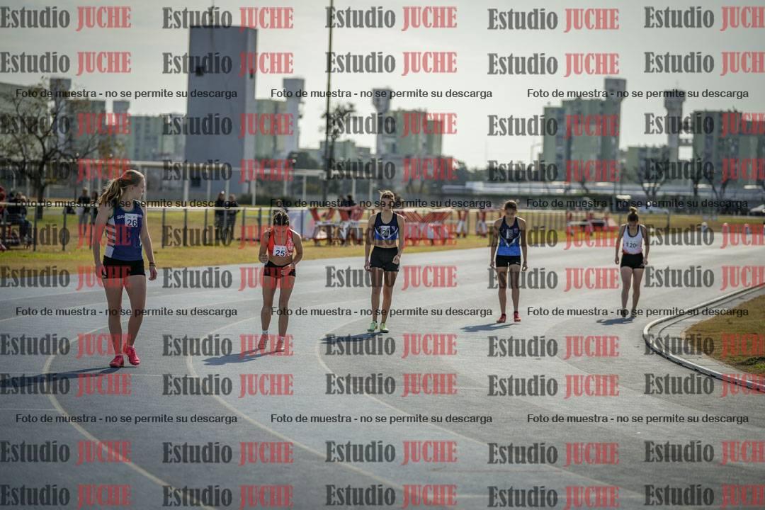 Fotos de los 800 m llanos de mujeres - combinadas 7