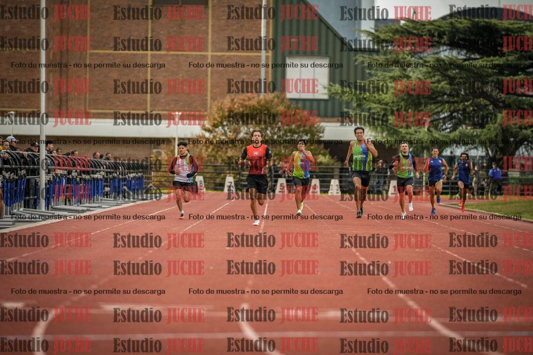 Fotos de los 400 m llanos de varones