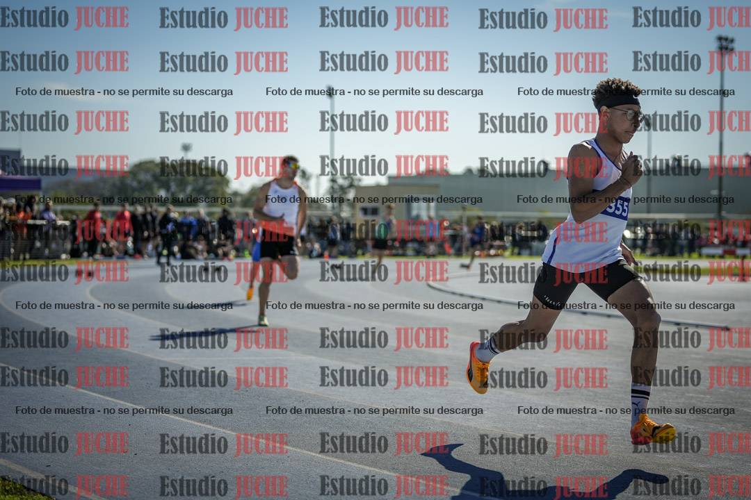 Fotos de los 400 m llanos de varones