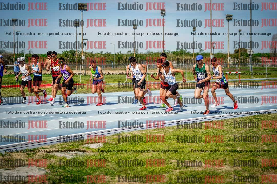 Fotos de los 3000 m llanos de varones
