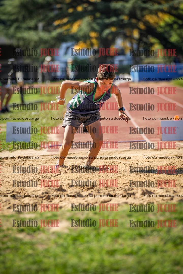 Fotos del salto en largo de varones - incluye U16