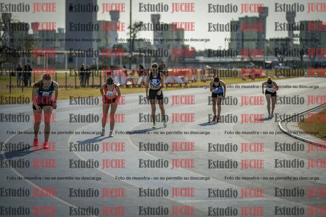 Fotos de los 800 m llanos de mujeres - combinadas 7