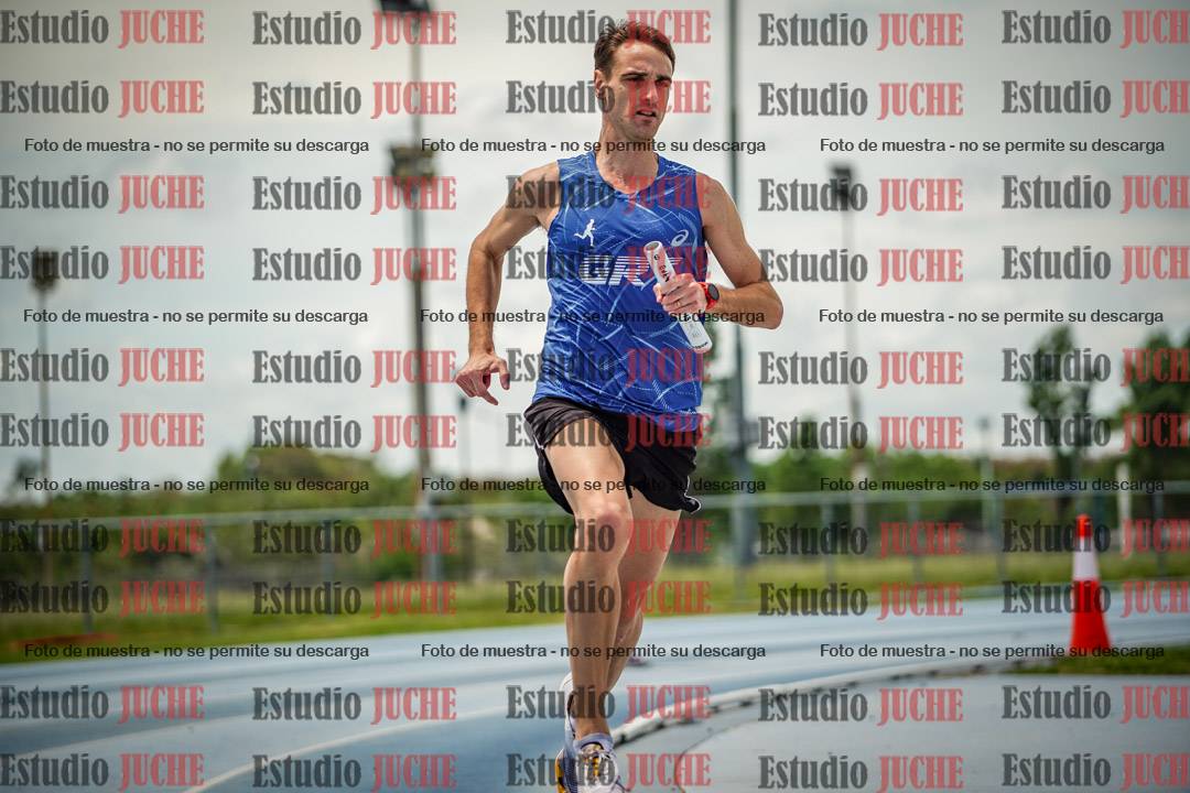 Fotos durante el transcurso de los relevos 20' para running teams - serie 2