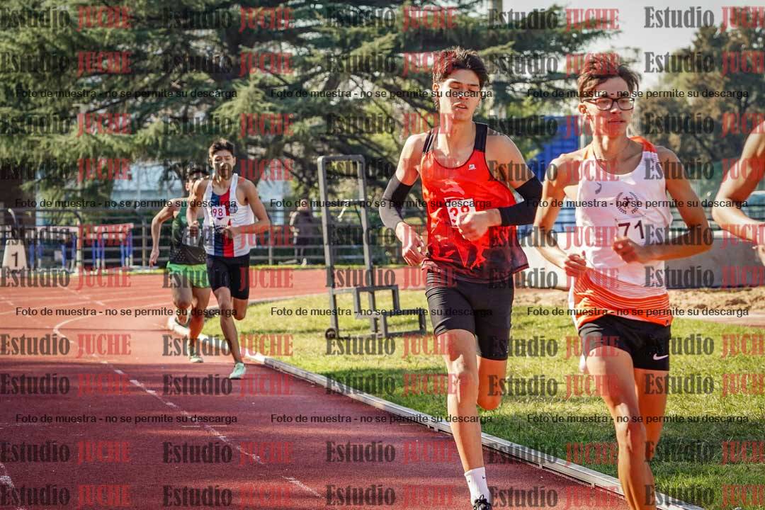Fotos de los 800 m llanos de varones