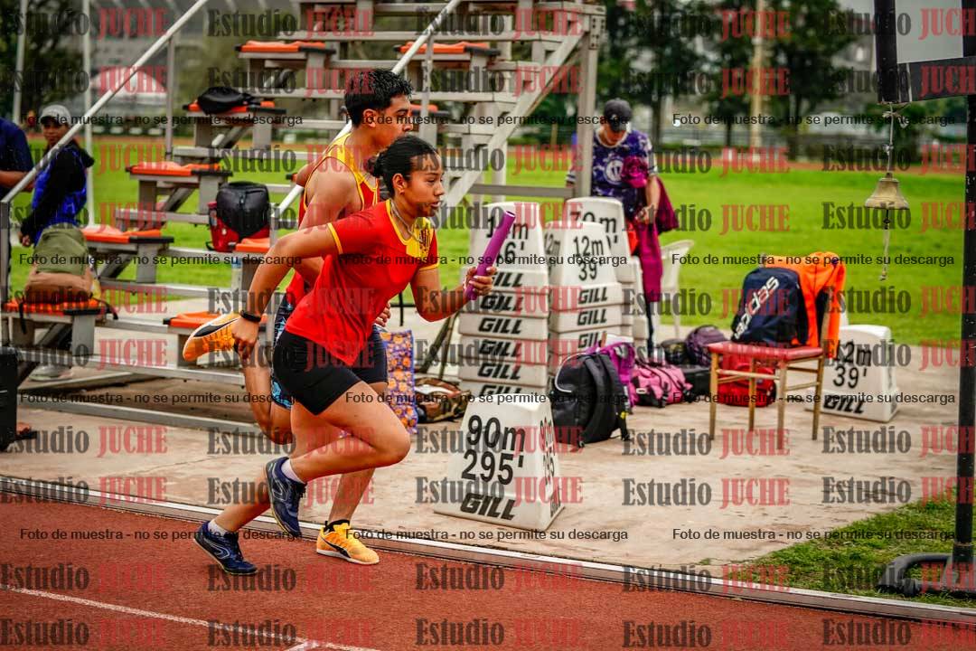 Fotos de las postas 8x200 m mixtas