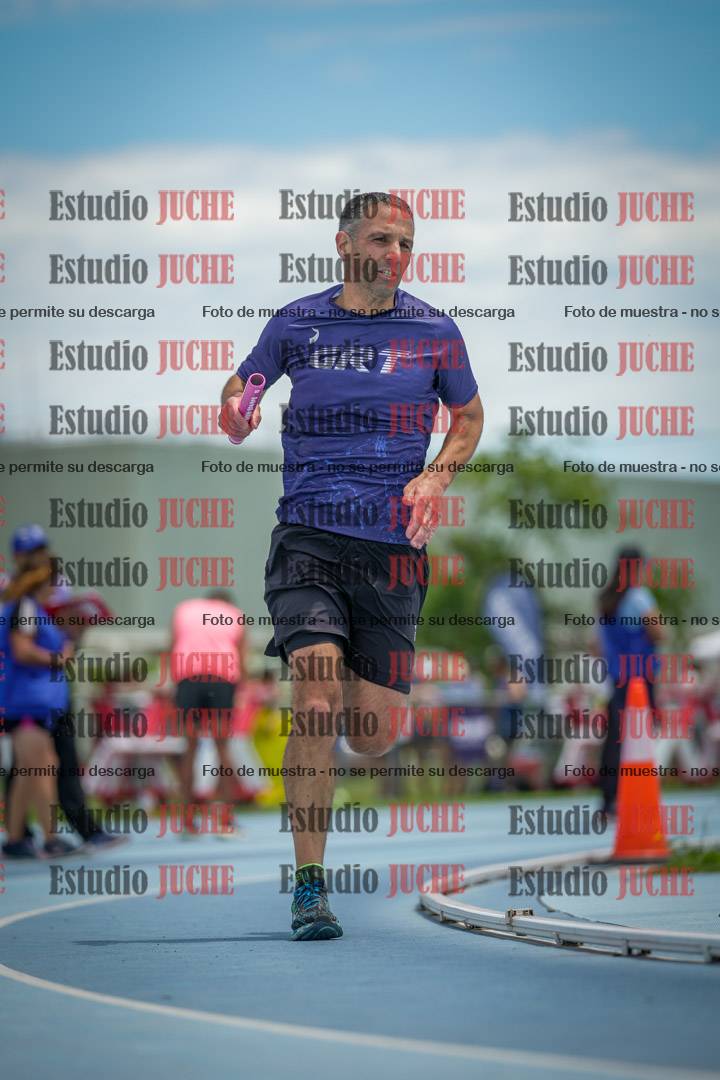 Fotos durante el transcurso de los relevos 20' para running teams - serie 2