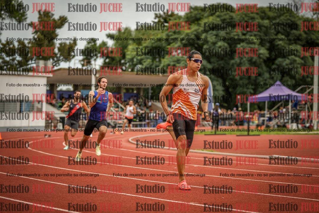 Fotos de los 400 m llanos de varones
