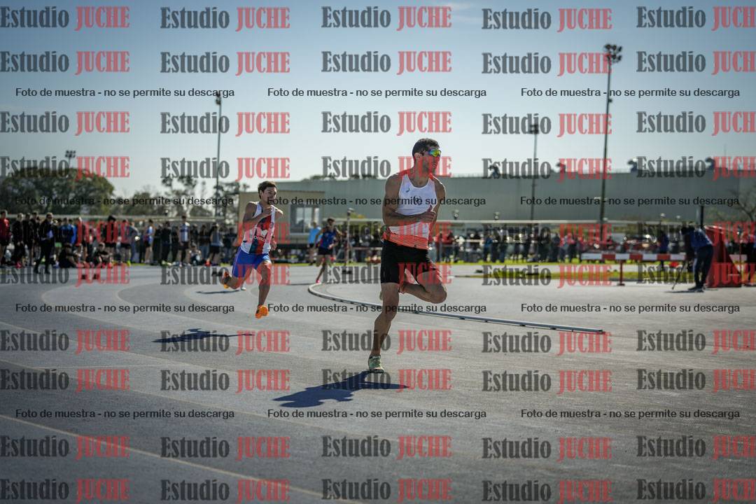 Fotos de los 400 m llanos de varones