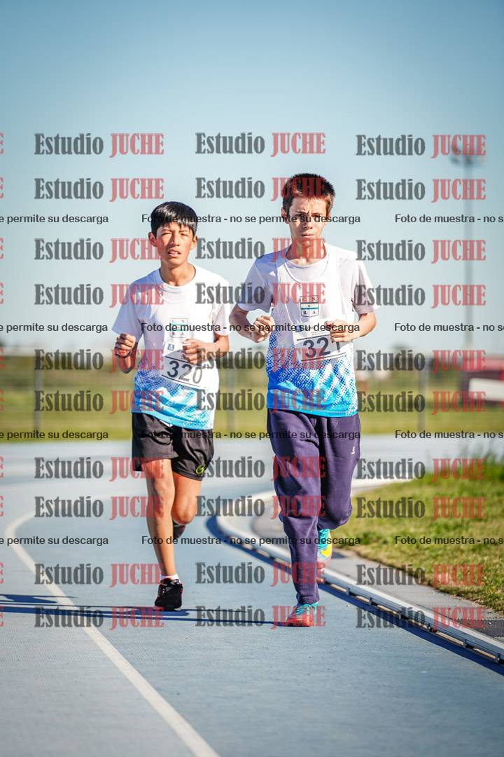 Fotos de los 2000 m llanos de varones