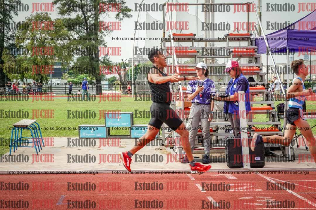 Fotos de los 3000 m llanos de varones