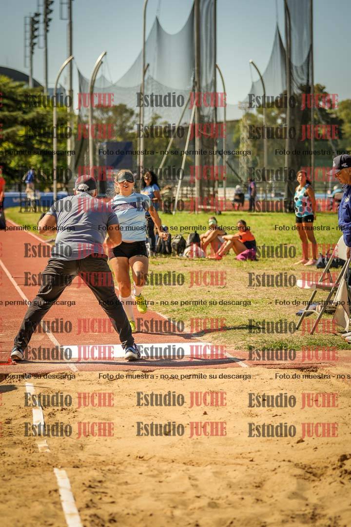 Fotos del salto en largo de mujeres