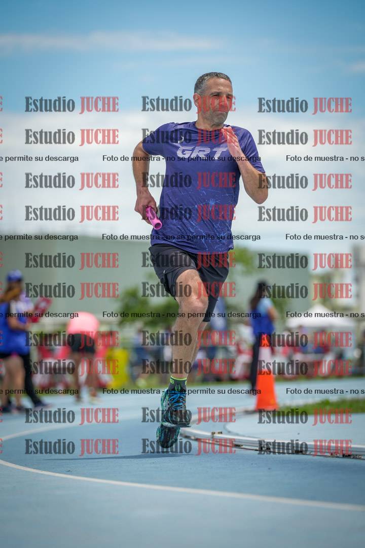 Fotos durante el transcurso de los relevos 20' para running teams - serie 2