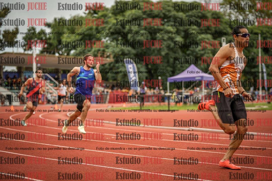 Fotos de los 400 m llanos de varones