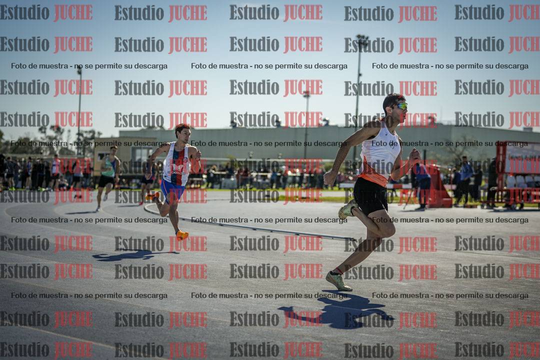 Fotos de los 400 m llanos de varones