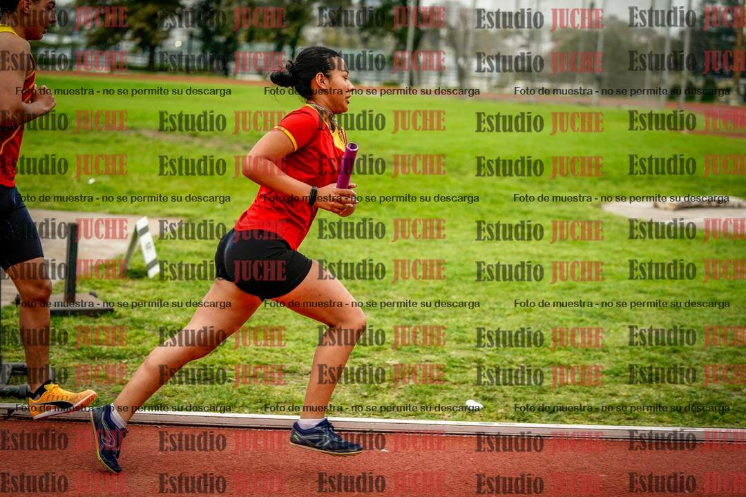 Fotos de las postas 8x200 m mixtas