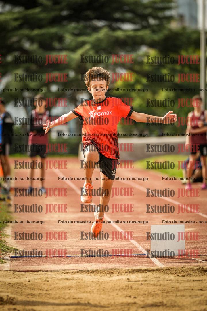Fotos del salto en largo de varones - incluye U16