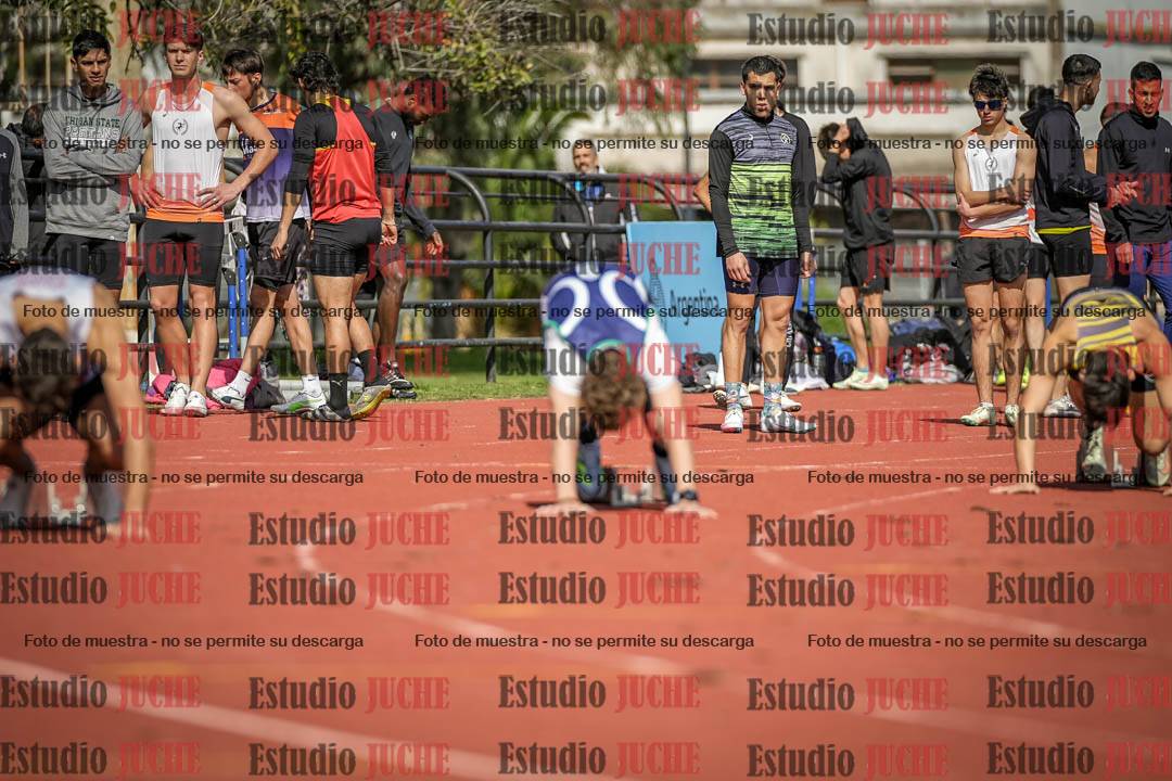 Fotos de los 200 m llanos de varones