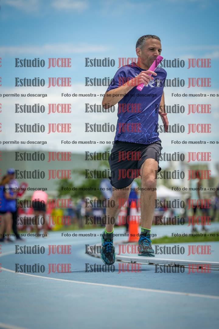 Fotos durante el transcurso de los relevos 20' para running teams - serie 2