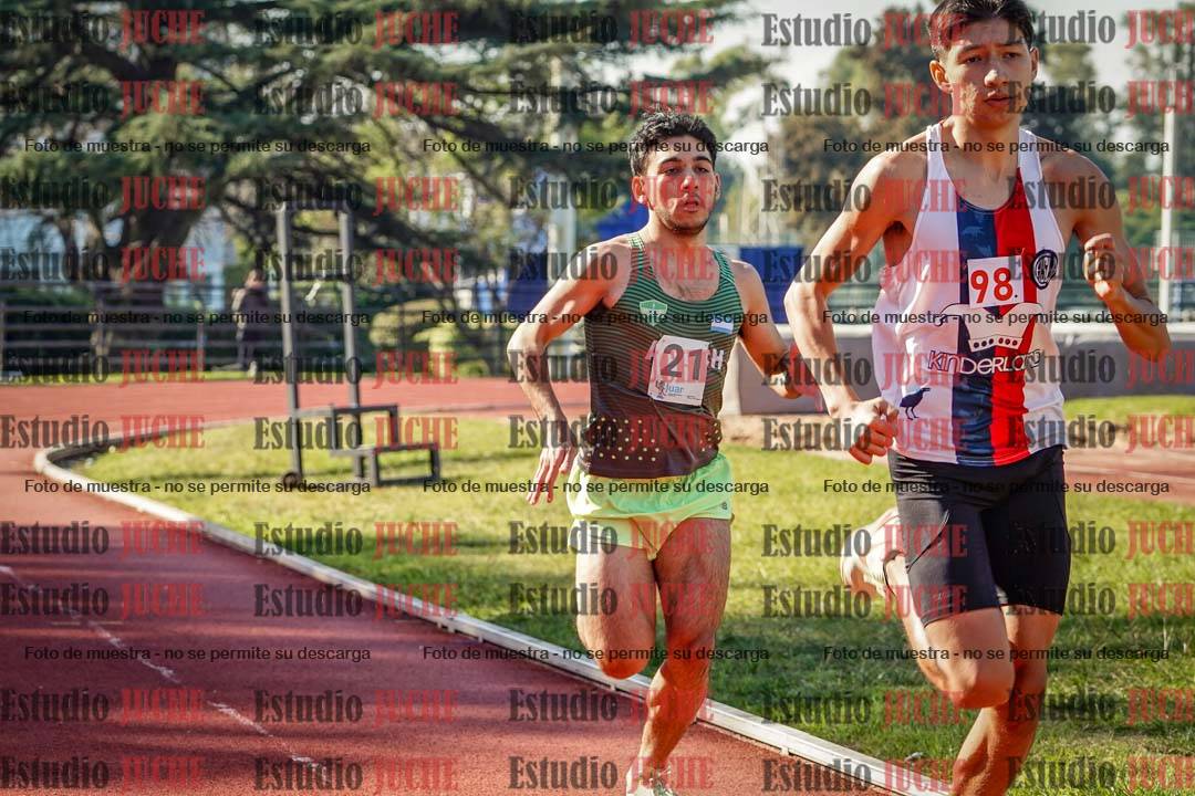 Fotos de los 800 m llanos de varones