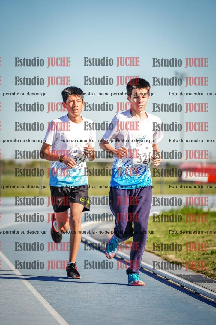 Fotos de los 2000 m llanos de varones