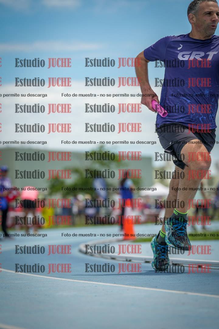 Fotos durante el transcurso de los relevos 20' para running teams - serie 2
